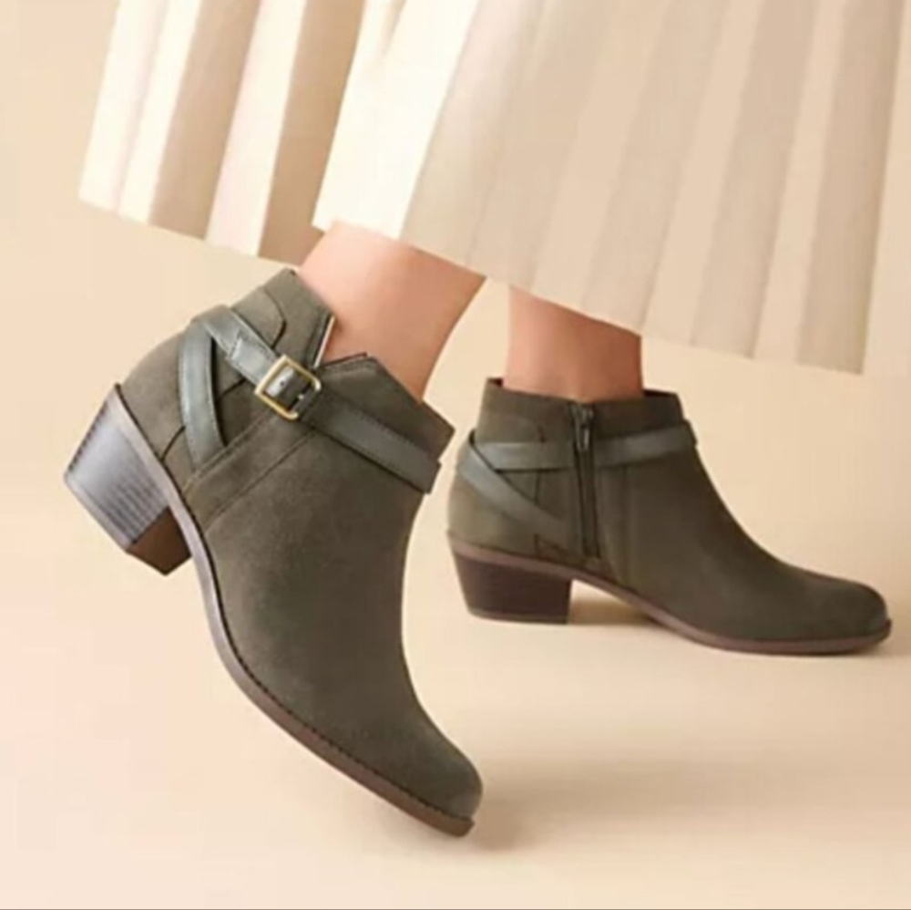 Like New VIONIC Women's Farrah Suede Olive Ankle Boots Size 11